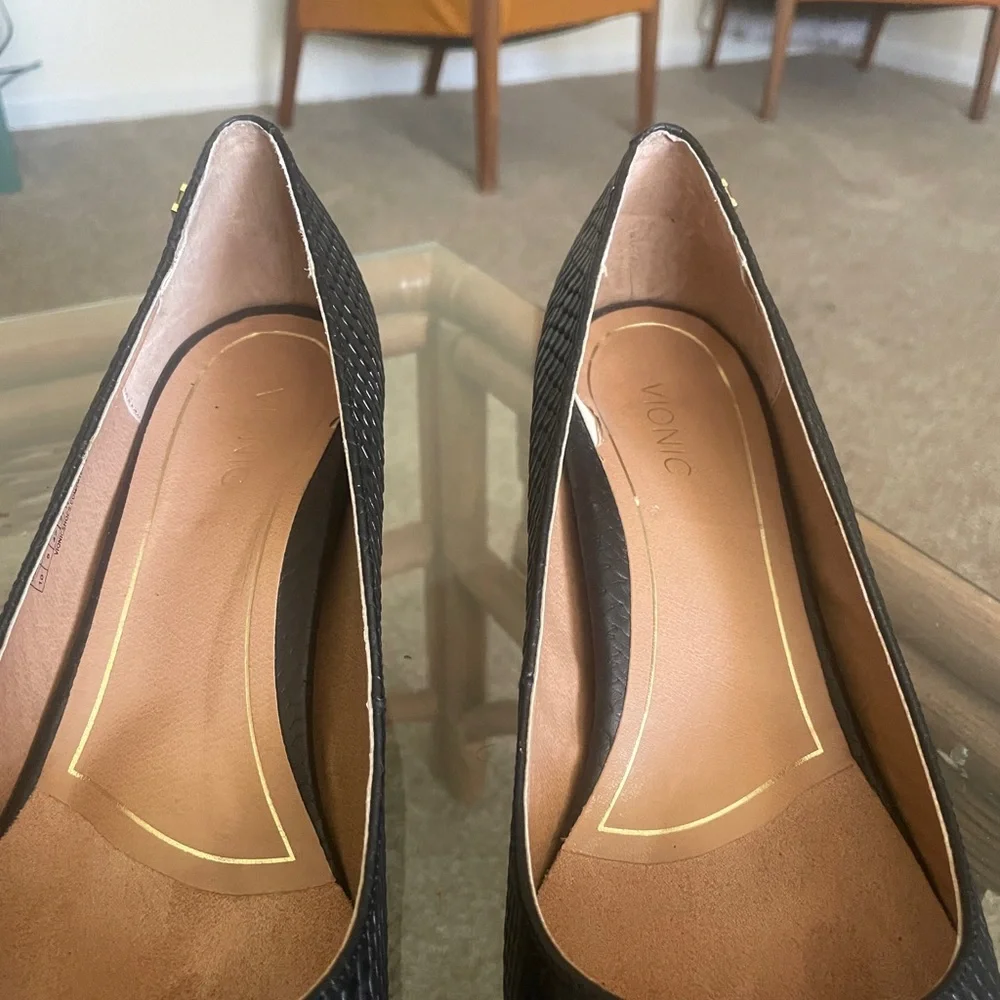 Vionic Block Heel - Picture 3 of 6